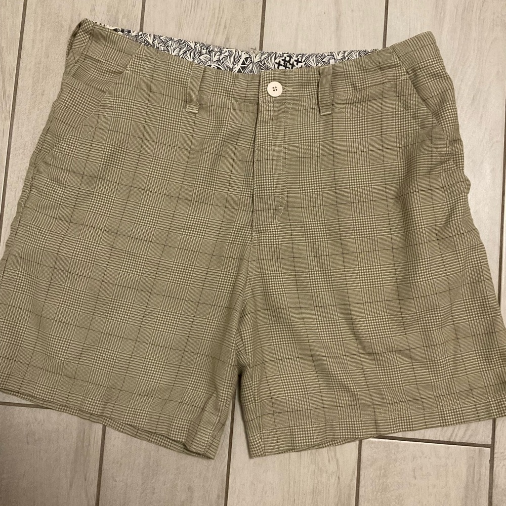Vintage Y2K shorts size 34. Quicksilver